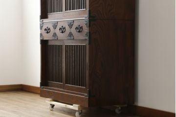 中古　美品　国産職人手作り　前面欅(ケヤキ)材玉杢　和の空間づくりにおすすめの重ね戸棚(食器棚、収納棚、キャビネット)(R-076554)