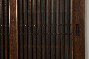 中古　美品　国産職人手作り　前面欅(ケヤキ)材玉杢　和の空間づくりにおすすめの重ね戸棚(食器棚、収納棚、キャビネット)(R-076554)