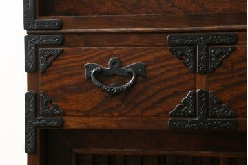 中古　美品　国産職人手作り　前面欅(ケヤキ)材玉杢　和の空間づくりにおすすめの重ね戸棚(食器棚、収納棚、キャビネット)(R-076554)