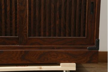 中古　美品　国産職人手作り　前面欅(ケヤキ)材玉杢　和の空間づくりにおすすめの重ね戸棚(食器棚、収納棚、キャビネット)(R-076554)