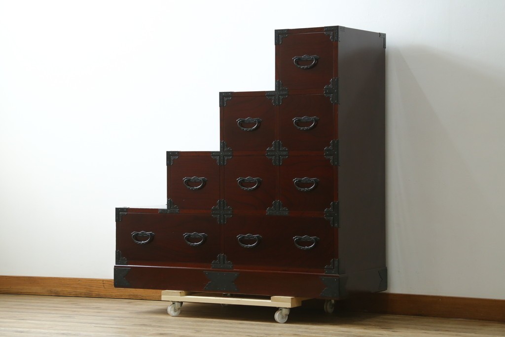 中古　美品　田中家具　二本松箪笥　上質な和の雰囲気漂う階段箪笥　定価約41万円　(R-076559)
