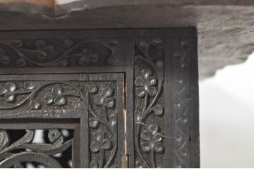アンティーク家具　インド　美しい総彫り仕上げの組み立て式サイドキャビネット(サイドテーブル、収納棚、戸棚、花台、飾り台)(R-076560)