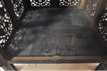 アンティーク家具　インド　美しい総彫り仕上げの組み立て式サイドキャビネット(サイドテーブル、収納棚、戸棚、花台、飾り台)(R-076560)