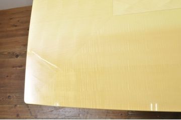 中古　美品!!　高級品　IDC大塚家具取り扱い　松創　ウィーン/ウェーブ No.1　ホワイトシカモア材が美しいダイニングテーブル(食卓、4人掛け、四人掛け、6人掛け、六人掛け)(定価約135万円)(R-076561)