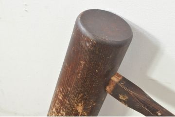 和製アンティーク　欅(ケヤキ)材　使い込まれた風合いが趣溢れる臼と杵のセット(ウス、うす、きね、ディスプレイ、DIY)(R-076563)
