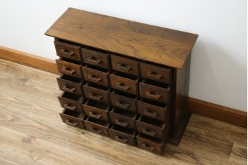 和製ヴィンテージ　引き出し20杯　使い込まれた風合いが味わい深い薬箪笥　(R-076566)