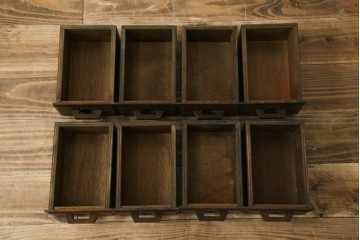 和製ヴィンテージ　引き出し20杯　使い込まれた風合いが味わい深い薬箪笥　(R-076566)