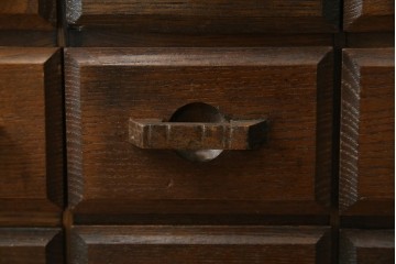 和製ヴィンテージ　引き出し20杯　使い込まれた風合いが味わい深い薬箪笥　(R-076566)