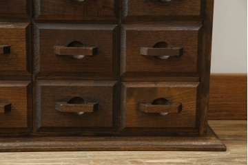和製ヴィンテージ　引き出し20杯　使い込まれた風合いが味わい深い薬箪笥　(R-076566)