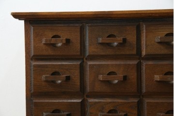 和製ヴィンテージ　引き出し20杯　使い込まれた風合いが味わい深い小引き出し　(R-076567)