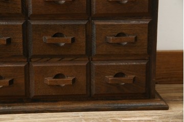 和製ヴィンテージ　引き出し20杯　使い込まれた風合いが味わい深い小引き出し　(R-076567)