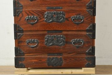 中古　美品　秋田県　川連漆器伝統工芸　がんこ箪笥　美しい木目が魅力的な縦型衣装箪笥(収納箪笥、整理箪笥、和箪笥、引き出し、チェスト)(R-076573)