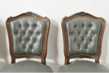 中古　カリモク家具(karimoku)　domani(ドマーニ)　Louis(ルイ)XVシリーズ　本革(レザー)　シックでクラシカルな雰囲気漂うダイニングチェア4脚セット(椅子、イス)(定価4脚で約200万円)(R-076576)