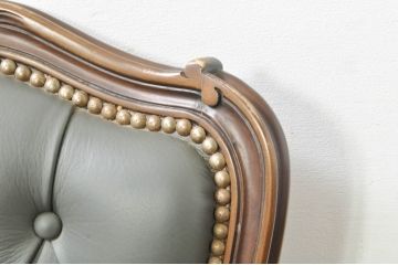 中古　カリモク家具(karimoku)　domani(ドマーニ)　Louis(ルイ)XVシリーズ　本革(レザー)　シックでクラシカルな雰囲気漂うダイニングチェア4脚セット(椅子、イス)(定価4脚で約200万円)(R-076576)