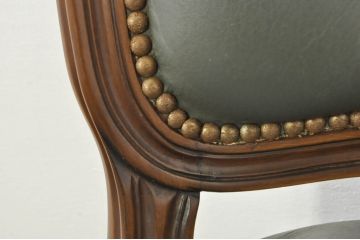 中古　カリモク家具(karimoku)　domani(ドマーニ)　Louis(ルイ)XVシリーズ　本革(レザー)　シックでクラシカルな雰囲気漂うダイニングチェア4脚セット(椅子、イス)(定価4脚で約200万円)(R-076576)