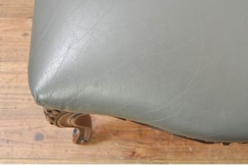 中古　カリモク家具(karimoku)　domani(ドマーニ)　Louis(ルイ)XVシリーズ　本革(レザー)　シックでクラシカルな雰囲気漂うダイニングチェア4脚セット(椅子、イス)(定価4脚で約200万円)(R-076576)
