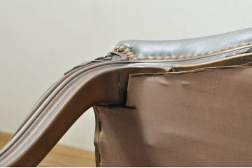 中古　カリモク家具(karimoku)　domani(ドマーニ)　Louis(ルイ)XVシリーズ　本革(レザー)　シックでクラシカルな雰囲気漂うダイニングチェア4脚セット(椅子、イス)(定価4脚で約200万円)(R-076576)