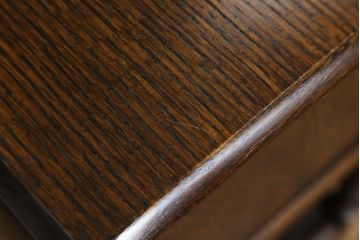 イギリスビンテージ　Old Charm(オールドチャーム)　渋い木の色味が魅力的なサイドボード(サイドキャビネット、コンソールテーブル、英国、ヴィンテージ)(R-076579)