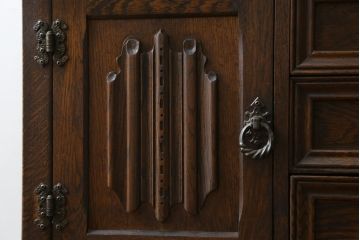イギリスビンテージ　Old Charm(オールドチャーム)　渋い木の色味が魅力的なサイドボード(サイドキャビネット、コンソールテーブル、英国、ヴィンテージ)(R-076579)