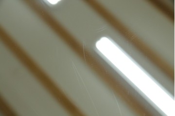 中古　松本民芸家具　シックな佇まいが魅力的なA型置き鏡　定価約14万3千円　(R-076589)