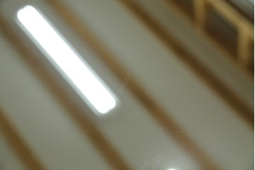 中古　松本民芸家具　シックな佇まいが魅力的なA型置き鏡　定価約14万3千円　(R-076589)