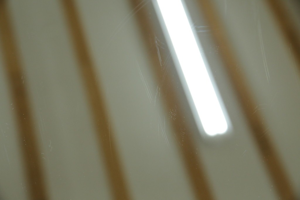 中古　松本民芸家具　シックな佇まいが魅力的なA型置き鏡　定価約14万3千円　(R-076589)