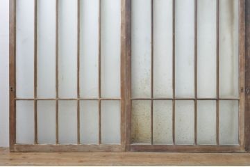 アンティーク建具　レトロ空間におすすめな縦格子のガラス窓3枚セット(引き戸、ガラス戸)(R-076592)