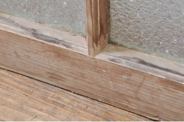アンティーク建具　レトロ空間におすすめな縦格子のガラス窓3枚セット(引き戸、ガラス戸)(R-076592)