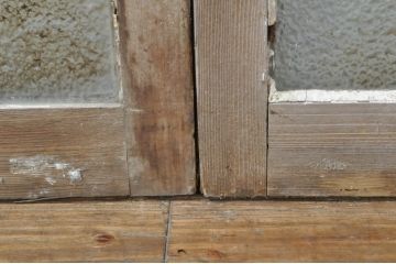 アンティーク建具　レトロ空間におすすめな縦格子のガラス窓3枚セット(引き戸、ガラス戸)(R-076592)