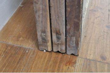 アンティーク建具　レトロ空間におすすめな縦格子のガラス窓3枚セット(引き戸、ガラス戸)(R-076592)