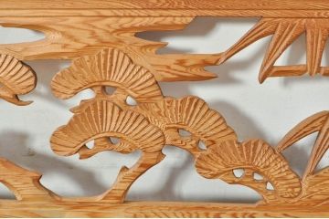 アンティーク建具　和の空間を演出する松と竹デザインの彫刻欄間1枚(明り取り、明かり取り、ランマ)(R-076600)