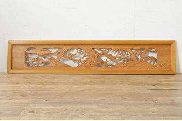 アンティーク建具　和の空間を演出する竹と梅デザインの彫刻欄間1枚(明り取り、明かり取り、ランマ)(R-076601)