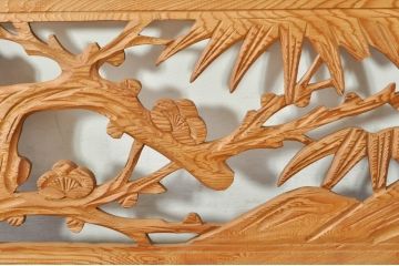 アンティーク建具　和の空間を演出する竹と梅デザインの彫刻欄間1枚(明り取り、明かり取り、ランマ)(R-076601)