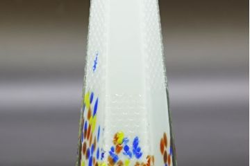昭和レトロ　戦前　大正　置くだけでお部屋のアクセントになる古いマーブルガラス花瓶2個セット(六角、一輪挿し、花入、花器、硝子)(R-076605)