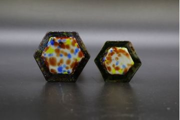 昭和レトロ　戦前　大正　置くだけでお部屋のアクセントになる古いマーブルガラス花瓶2個セット(六角、一輪挿し、花入、花器、硝子)(R-076607)