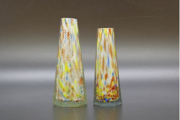 昭和レトロ　戦前　大正　置くだけでお部屋のアクセントになる古いマーブルガラス花瓶2個セット(六角、一輪挿し、花入、花器、硝子)(R-076613)