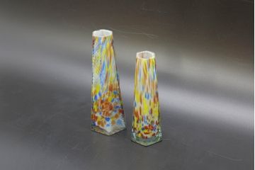 昭和レトロ　戦前　大正　置くだけでお部屋のアクセントになる古いマーブルガラス花瓶2個セット(六角、一輪挿し、花入、花器、硝子)(R-076614)