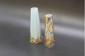 昭和レトロ　戦前　大正　置くだけでお部屋のアクセントになる古いマーブルガラス花瓶2個セット(六角、一輪挿し、花入、花器、硝子)(R-076618)