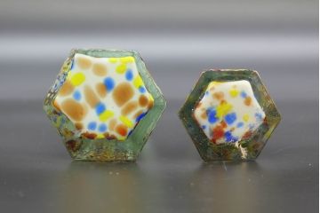 昭和レトロ　戦前　大正　置くだけでお部屋のアクセントになる古いマーブルガラス花瓶2個セット(六角、一輪挿し、花入、花器、硝子)(R-076618)