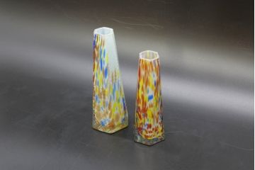 昭和レトロ　戦前　大正　置くだけでお部屋のアクセントになる古いマーブルガラス花瓶2個セット(六角、一輪挿し、花入、花器、硝子)(R-076620)