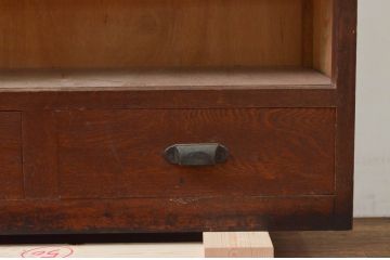 和製アンティーク　さりげなく空間になじむシンプルな引き出し付き飾り棚(本棚、書棚、ブックシェルフ、収納棚)(R-076623)
