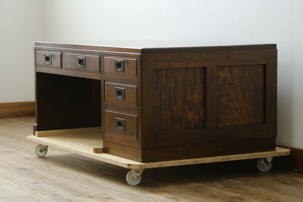 和製アンティーク　ナラ材　上手物の高級品!埋め込み取っ手など凝った造りの片袖机　(R-076625)