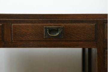 和製アンティーク　ナラ材　上手物の高級品!埋め込み取っ手など凝った造りの片袖机　(R-076625)