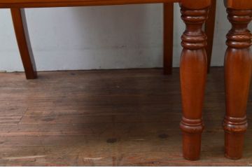 中古　横浜ダニエル(daniel)　LD(エルディー)シリーズ　A-543　品のある佇まいが素敵なチェア2脚セット(ダイニングチェア、椅子、バラ売り可能)(定価2脚で約50万円)(R-076628)