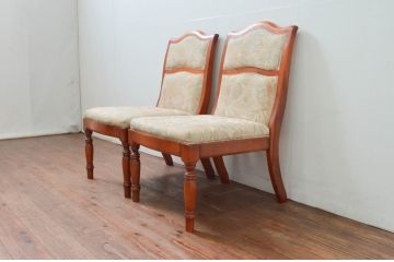 中古　横浜ダニエル(daniel)　LD(エルディー)シリーズ　A-543　品のある佇まいが素敵なチェア2脚セット(ダイニングチェア、椅子、バラ売り可能)(定価2脚で約50万円)(R-076628)