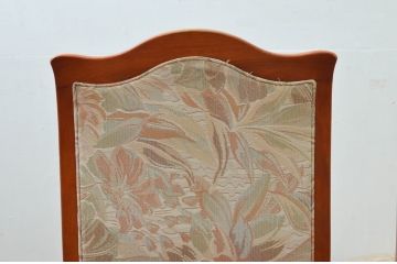 中古　横浜ダニエル(daniel)　LD(エルディー)シリーズ　A-543　品のある佇まいが素敵なチェア2脚セット(ダイニングチェア、椅子、バラ売り可能)(定価2脚で約50万円)(R-076628)