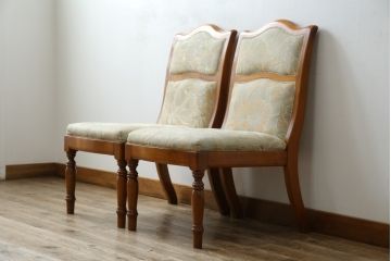 中古　横浜ダニエル(daniel)　LD(エルディー)シリーズ　A-543　品のある佇まいが素敵なチェア2脚セット(ダイニングチェア、椅子、バラ売り可能)(定価2脚で約50万円)(R-076628)