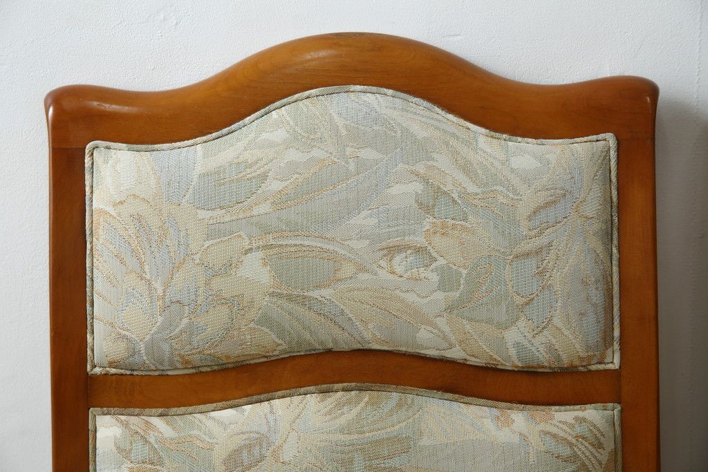 中古　横浜ダニエル(daniel)　LD(エルディー)シリーズ　A-543　品のある佇まいが素敵なチェア2脚セット(ダイニングチェア、椅子、バラ売り可能)(定価2脚で約50万円)(R-076628)