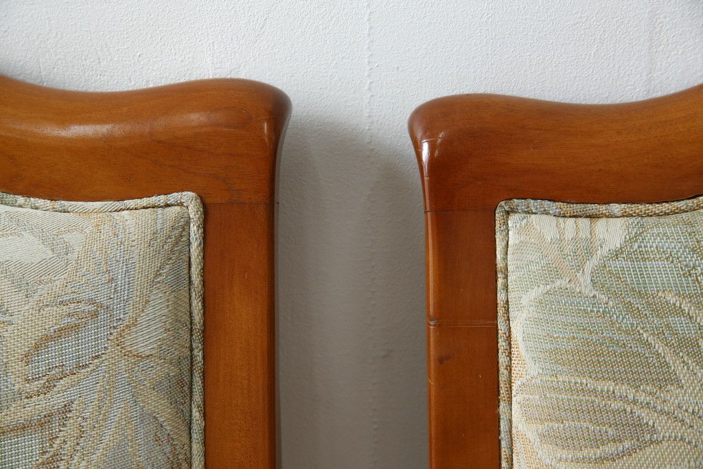 中古　横浜ダニエル(daniel)　LD(エルディー)シリーズ　A-543　品のある佇まいが素敵なチェア2脚セット(ダイニングチェア、椅子、バラ売り可能)(定価2脚で約50万円)(R-076628)