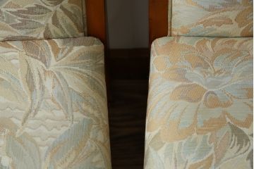 中古　横浜ダニエル(daniel)　LD(エルディー)シリーズ　A-543　品のある佇まいが素敵なチェア2脚セット(ダイニングチェア、椅子、バラ売り可能)(定価2脚で約50万円)(R-076628)